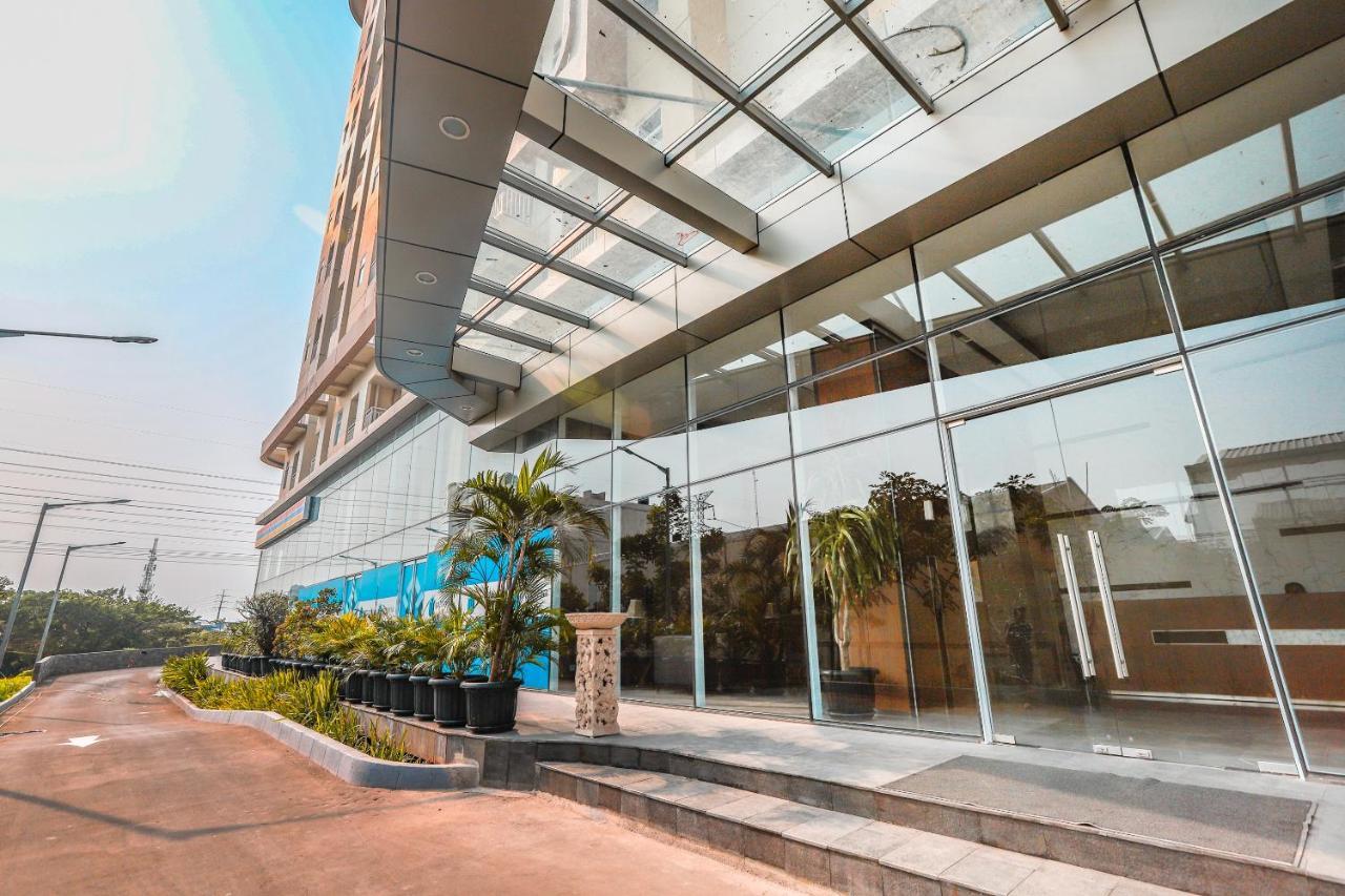Super Oyo Collection O 16 Vittoria Residence Jakarta Exteriér fotografie